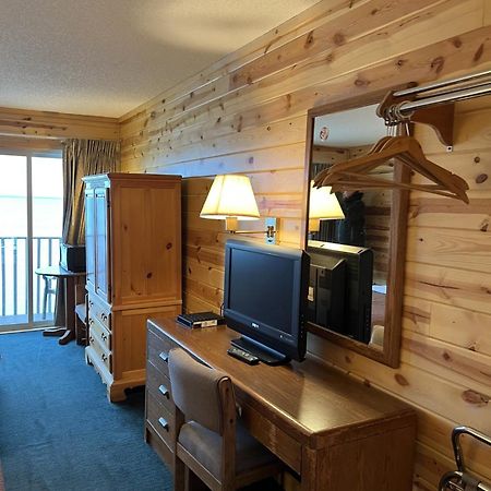 Waterfront Inn Mackinaw City Exterior photo