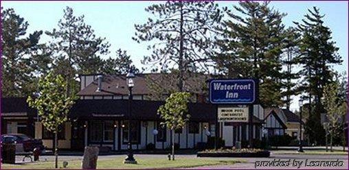 Waterfront Inn Mackinaw City Exterior photo
