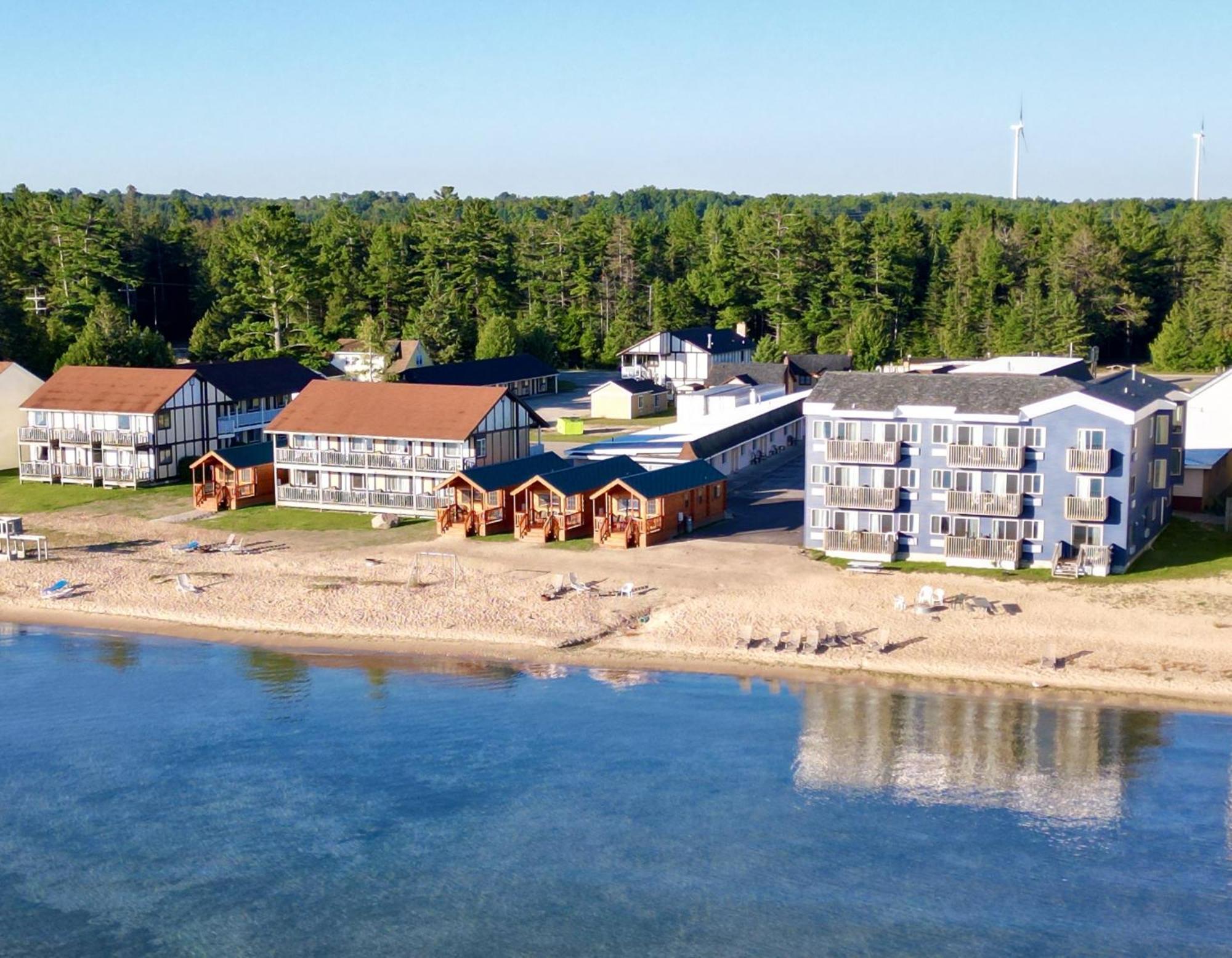 Waterfront Inn Mackinaw City Exterior photo